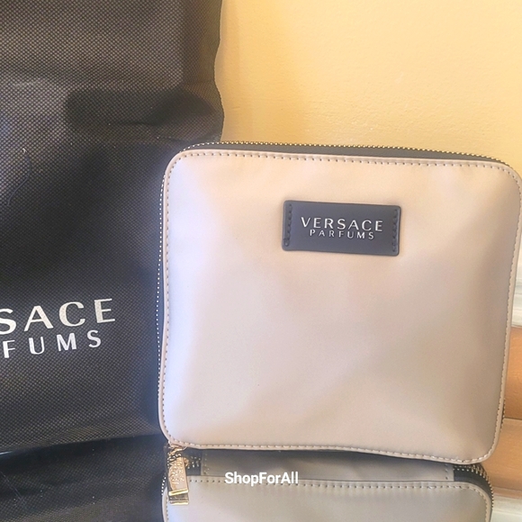 Versace - Picture 15 of 15